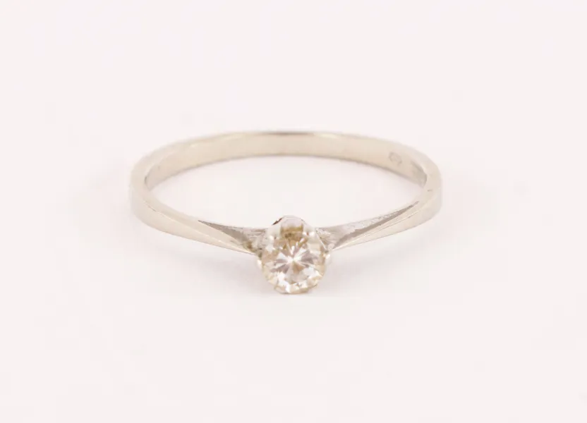 Enstensring i 18k vitguld