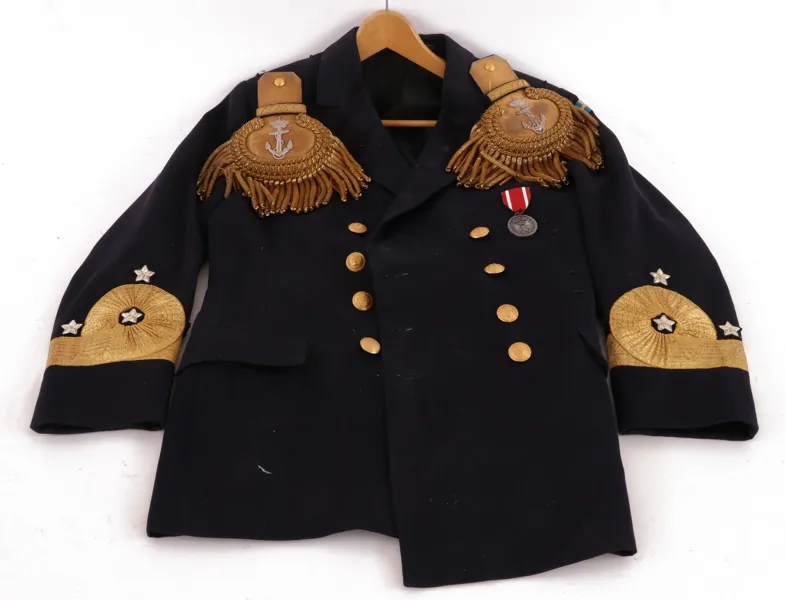 Uniformsjacka med axelklaffar, m/1948