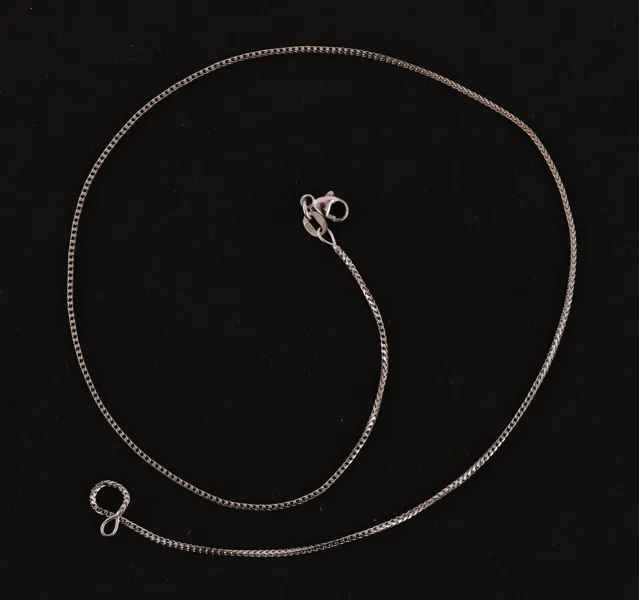 Halsband i 18k vitguld