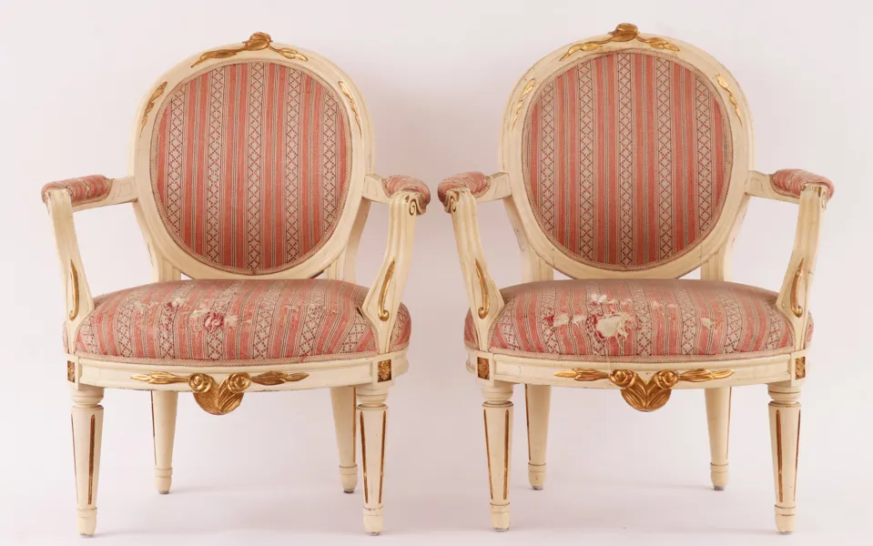 Karmstolar ett par, gustaviansk stil, 18/1900-tal