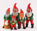 Tomtefigurer 5st, mestadels omkring 1900-talets mitt