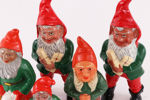 Tomtefigurer 5st, mestadels omkring 1900-talets mitt