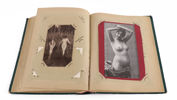 Brevkortsalbum med 93st bilder, mestadels tidigt 1900-tal