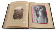 Brevkortsalbum med 93st bilder, mestadels tidigt 1900-tal