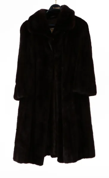 Minkkappa, Saga Mink