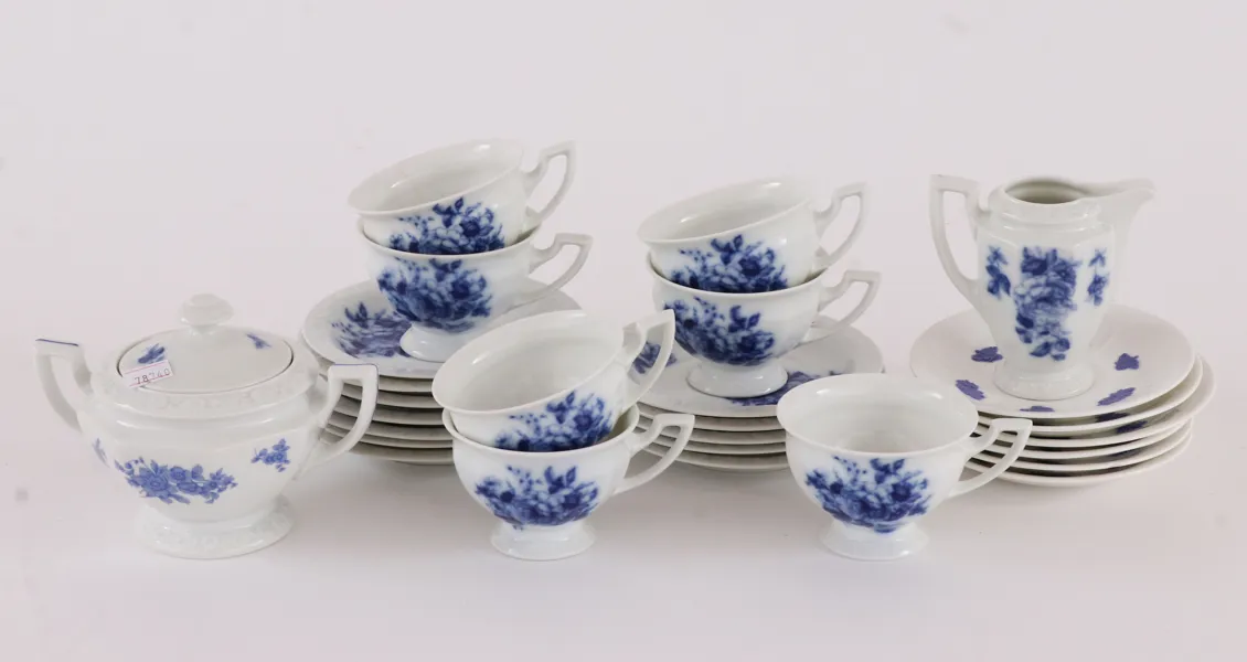 Kaffeservisdelar, "Maria" Rosenthal samt "Blå blom"