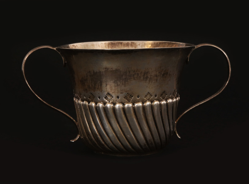 Skål med hänklar, sterlingsilver, England, 1752